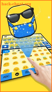 Cartoon Yellow Me Keyboard Theme screenshot