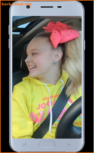 Jojo Siwa Wallpaper Go screenshot